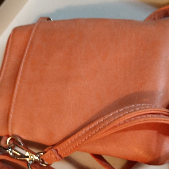 Cute VEGAN "Leather" Cross Body/Wristlet Minibag - Picture 5 of 9